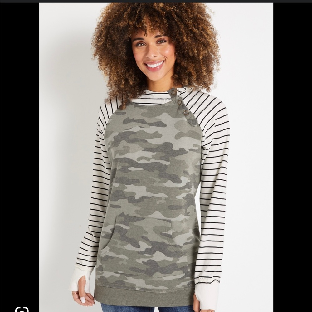 Maurice’s Striped and Camo Sweatshirt 💚🖤